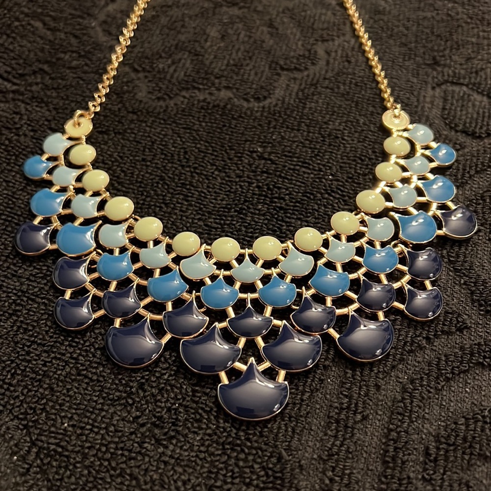 Womens necklace - Picture 3 of 5